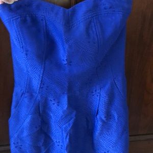 Strapless blue dress with pockets